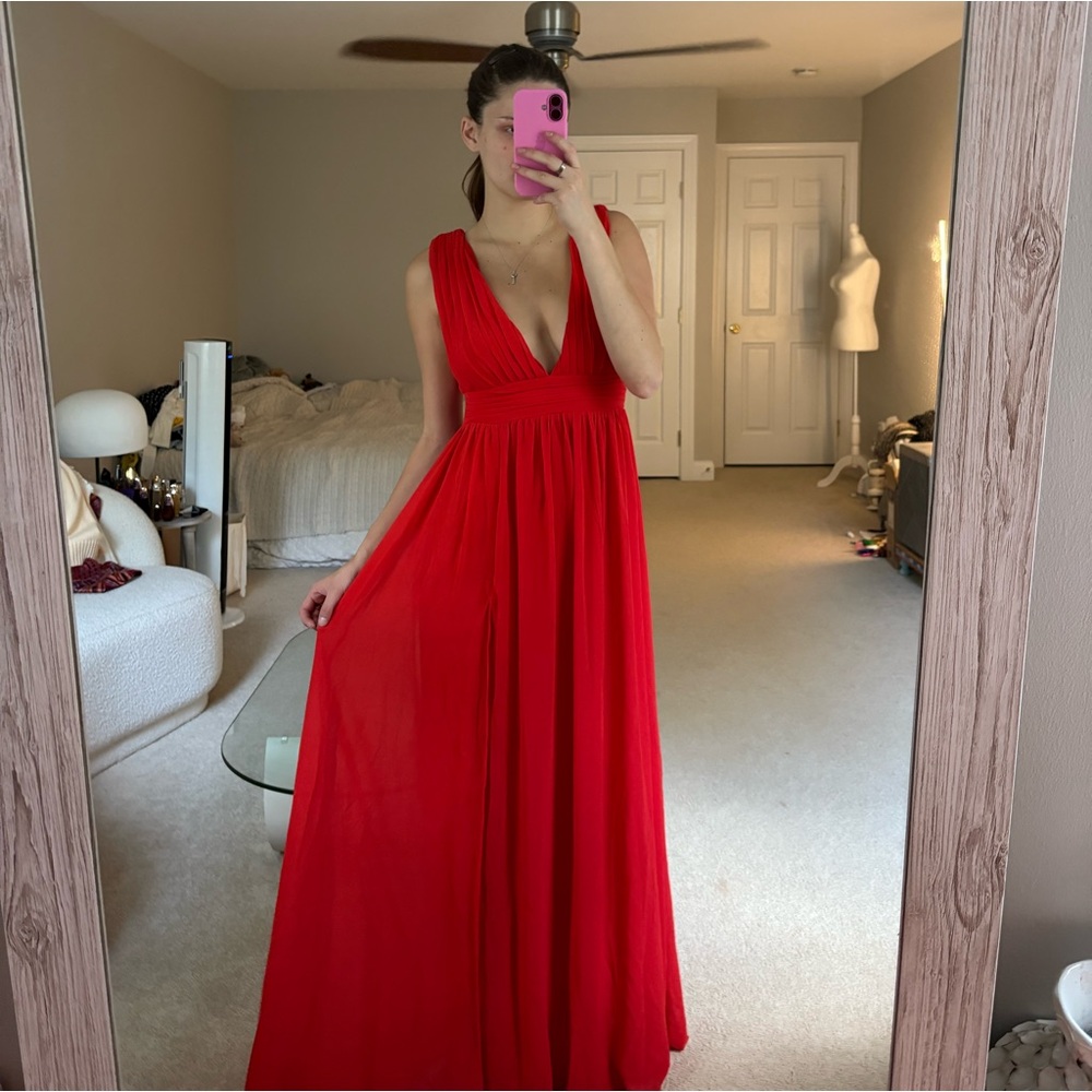 Love X Design Elegant Red Evening Gown